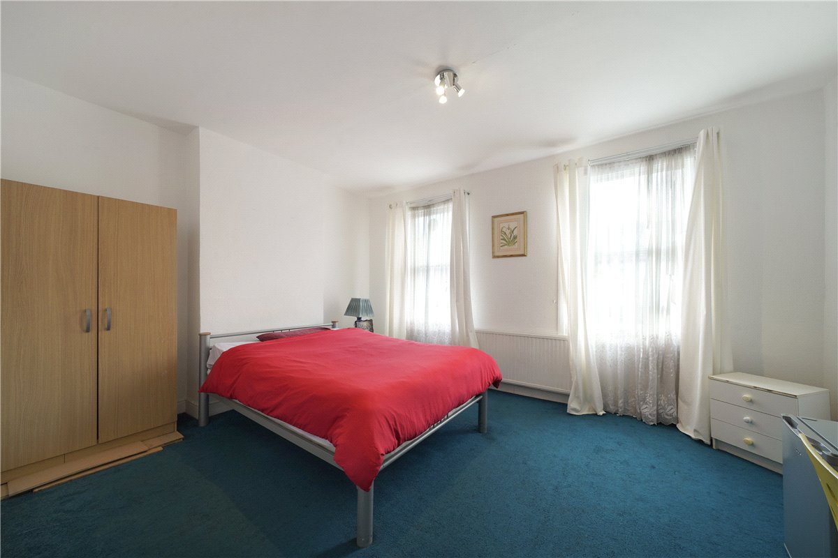 2 bedroom flat, Kinnoul Road, London W6 - Available