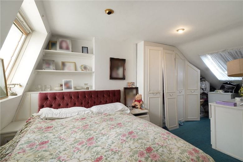 2 bedroom flat, Kinnoul Road, London W6 - Available