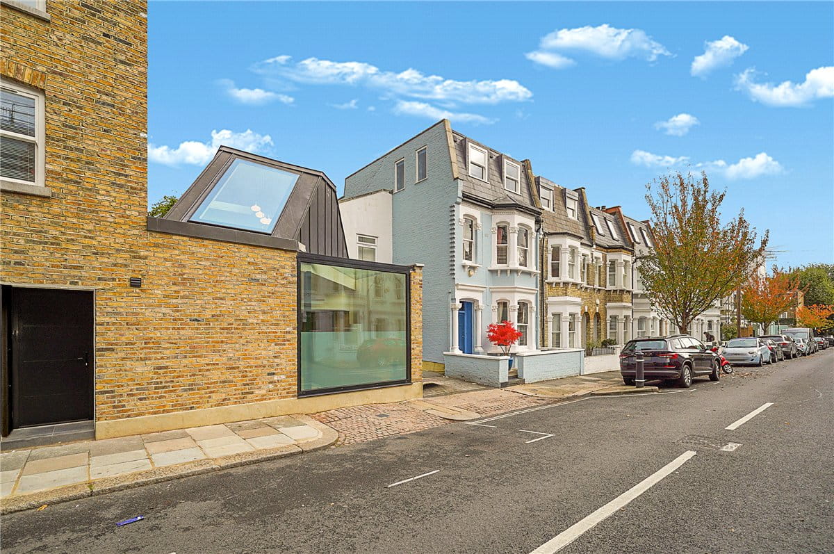 3 bedroom house, Cortayne Road, London SW6 - Available