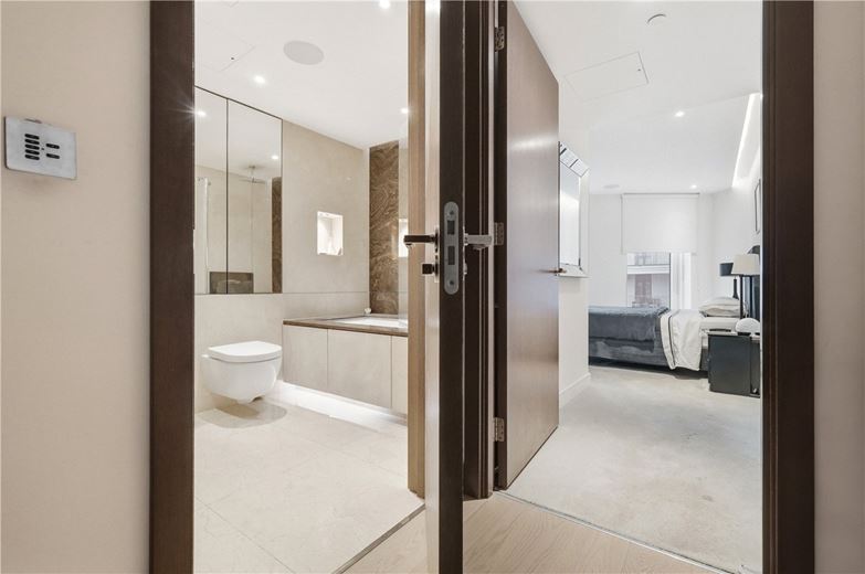 1 bedroom flat, Park Street, London SW6 - Available