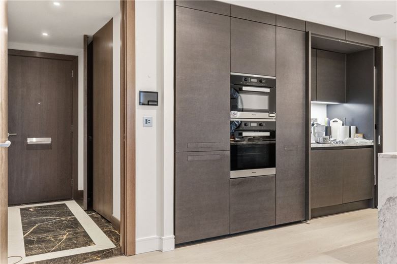 1 bedroom flat, Park Street, London SW6 - Available