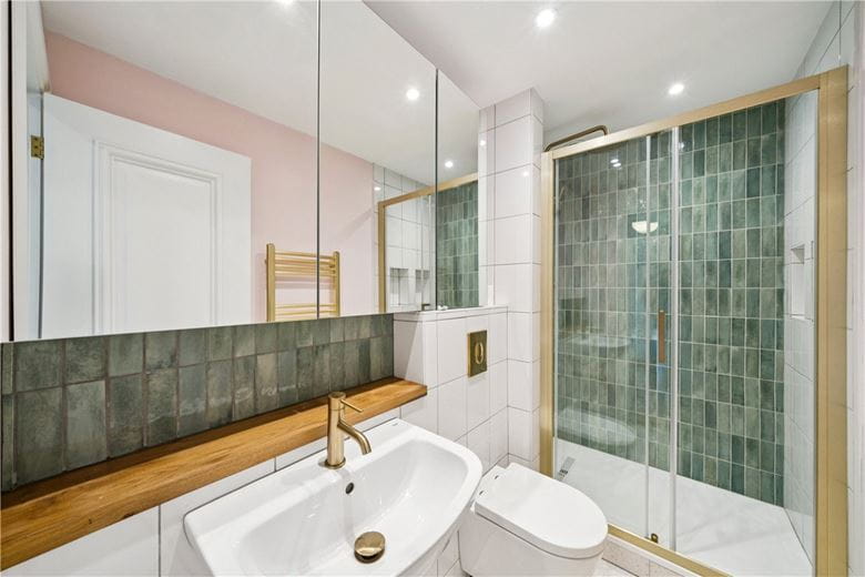 2 bedroom flat, North End Road, London SW6 - Available