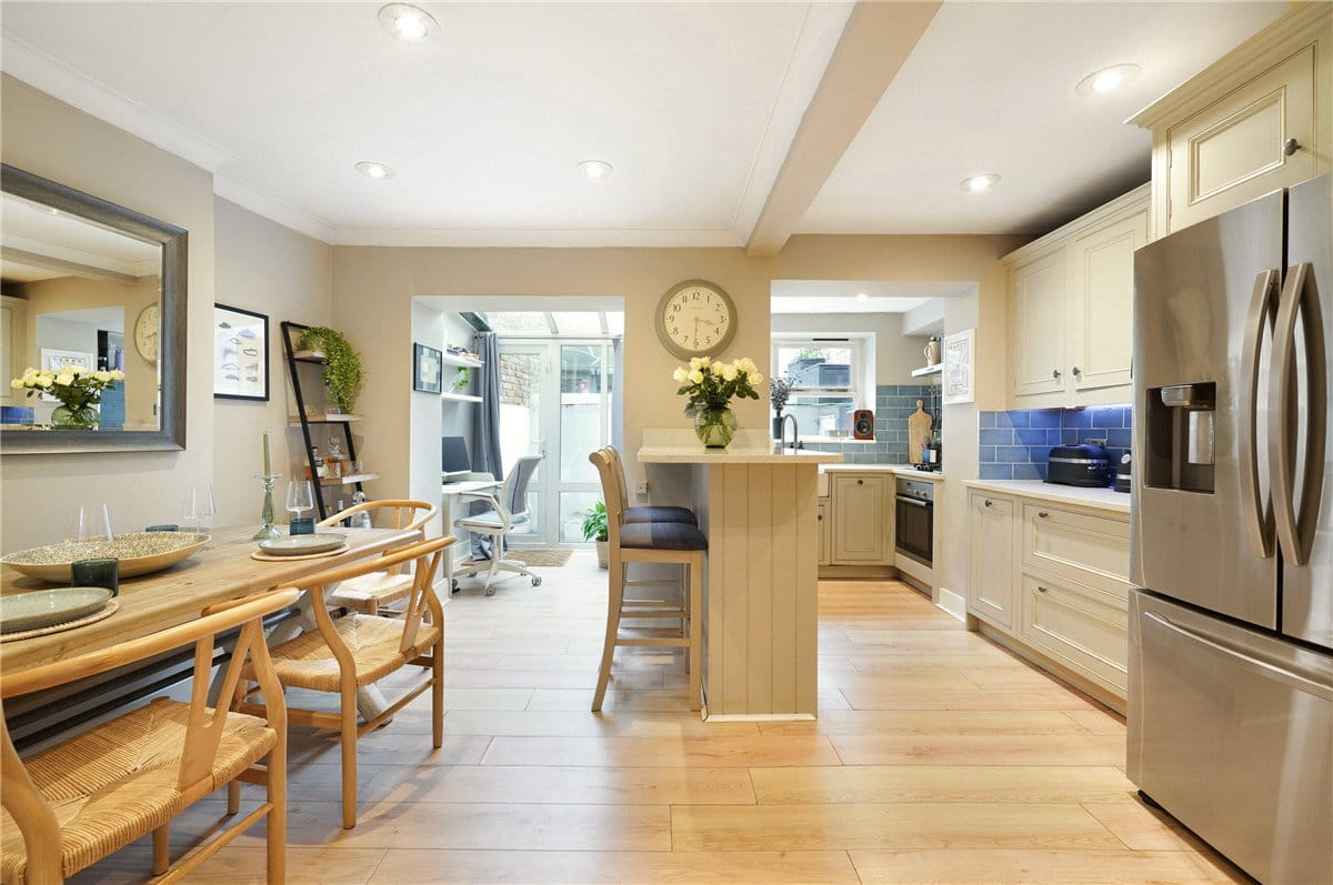 2 bedroom flat, Parkville Road, London SW6 - Available