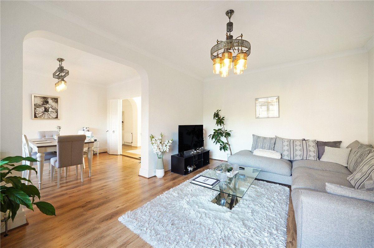 2 bedroom flat, Barons Keep, Gliddon Road W14 - Available