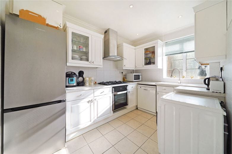 2 bedroom flat, Barons Keep, Gliddon Road W14 - Available