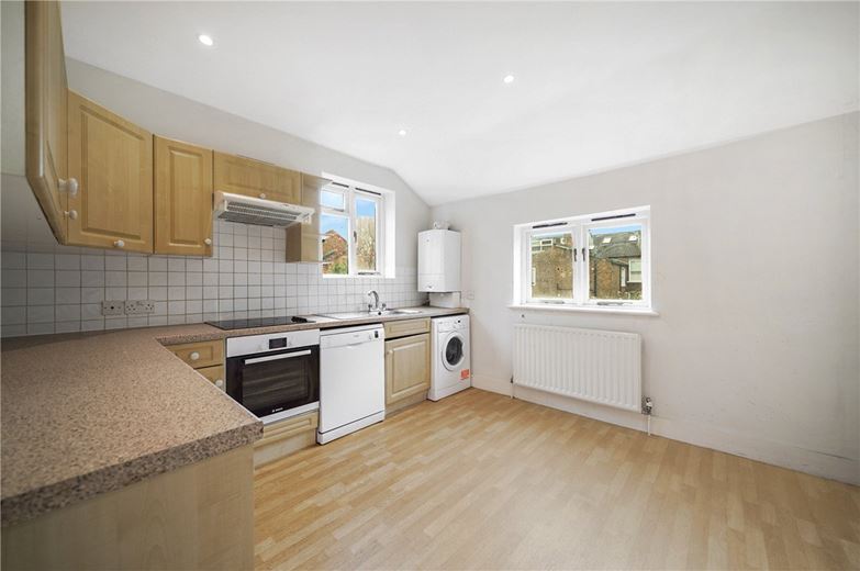 2 bedroom flat, Edenvale Street, London SW6 - Available