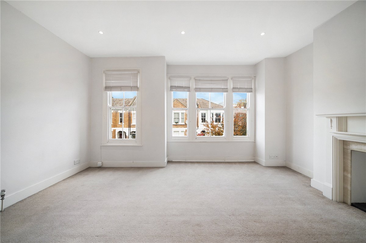 2 bedroom flat, Edenvale Street, London SW6 - Available