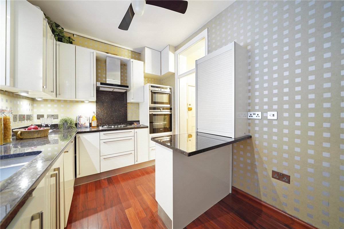 3 bedroom flat, Edith Road, London W14 - Available