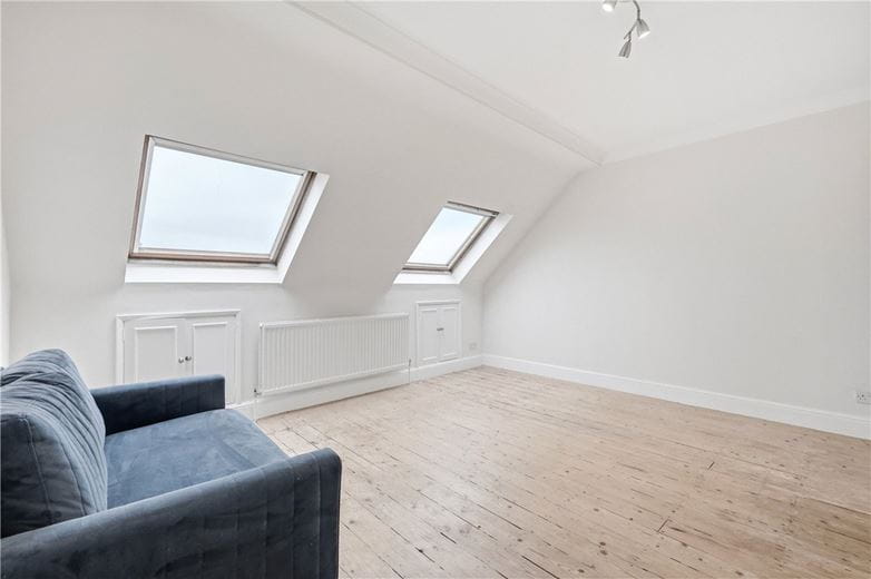 2 bedroom flat, Munster Road, London SW6 - Available