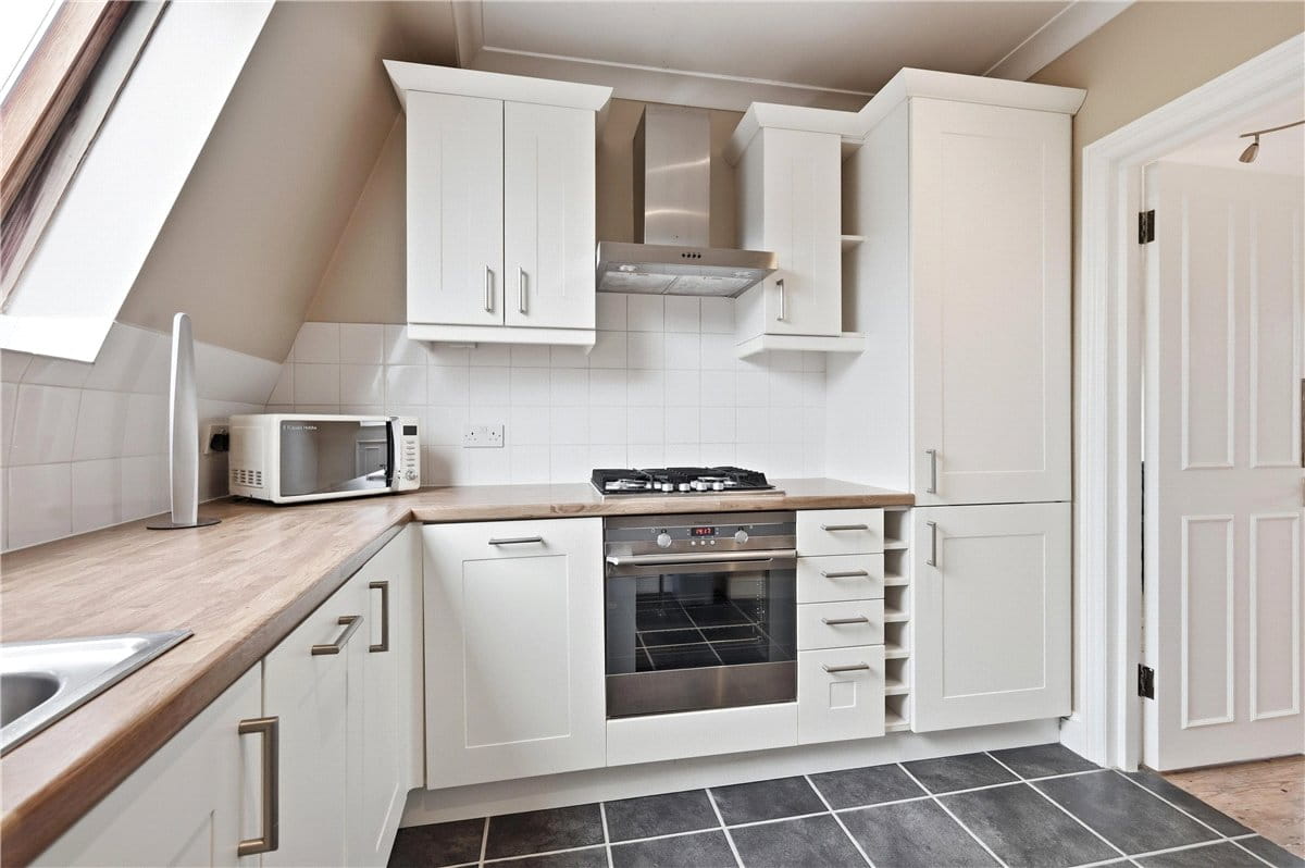 2 bedroom flat, Munster Road, London SW6 - Available