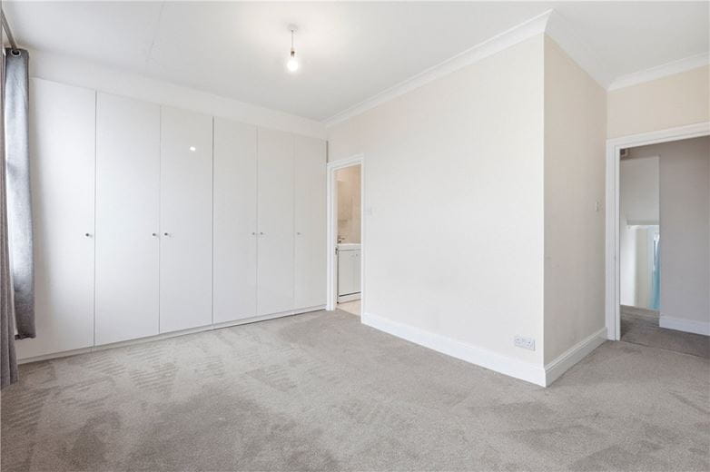 2 bedroom flat, Munster Road, London SW6 - Available