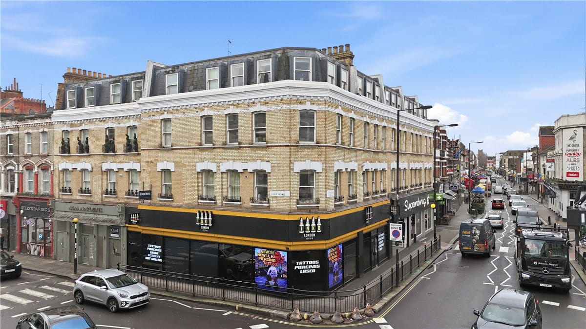 3 bedroom flat, Lillie Road, London SW6 - Available