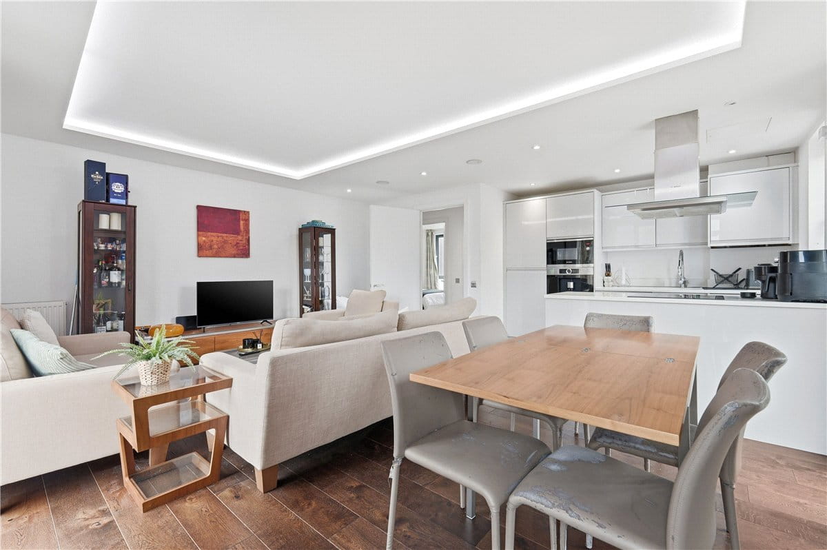 3 bedroom flat, Lillie Road, London SW6 - Available