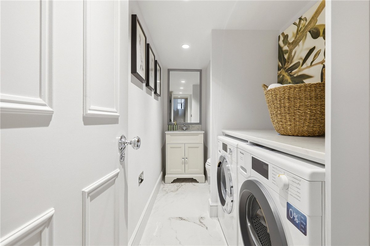 4 bedroom house, Hazlebury Road, London SW6 - Available