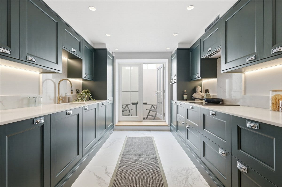 4 bedroom house, Hazlebury Road, London SW6 - Available