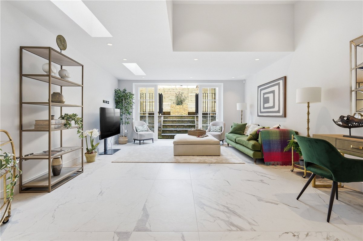 4 bedroom house, Hazlebury Road, London SW6 - Available