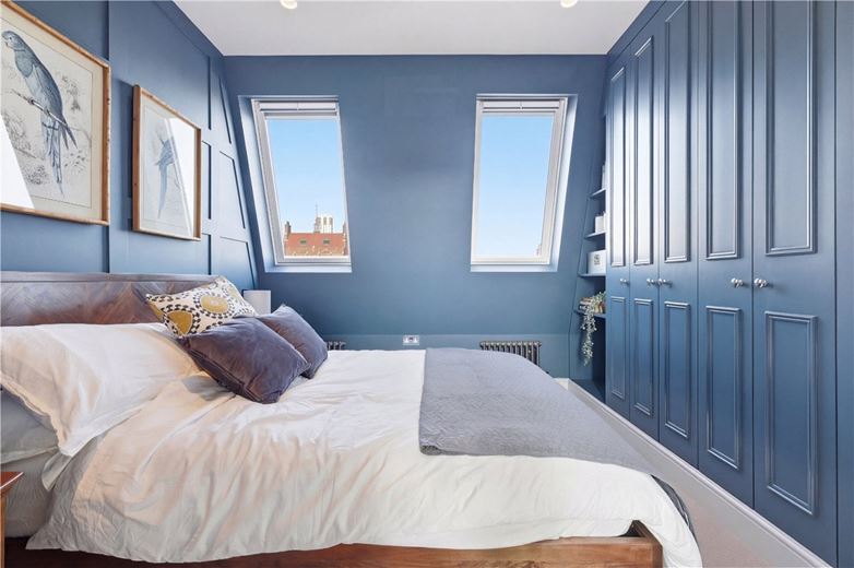 4 bedroom house, Hazlebury Road, London SW6 - Available