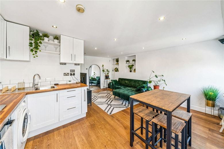 1 bedroom flat, Lillie Road, London SW6 - Available
