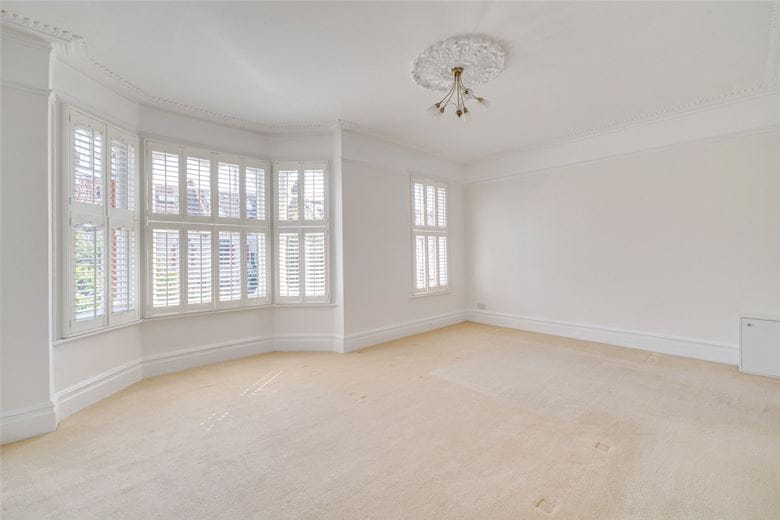 3 bedroom flat, Harbord Street, Fulham SW6 - Sold