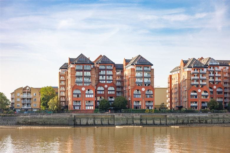 4 bedroom flat, Sailmakers Court, William Morris Way SW6 - Available