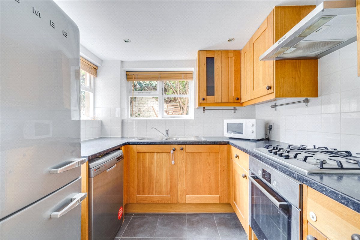 2 bedroom flat, Reporton Road, London SW6 - Sold