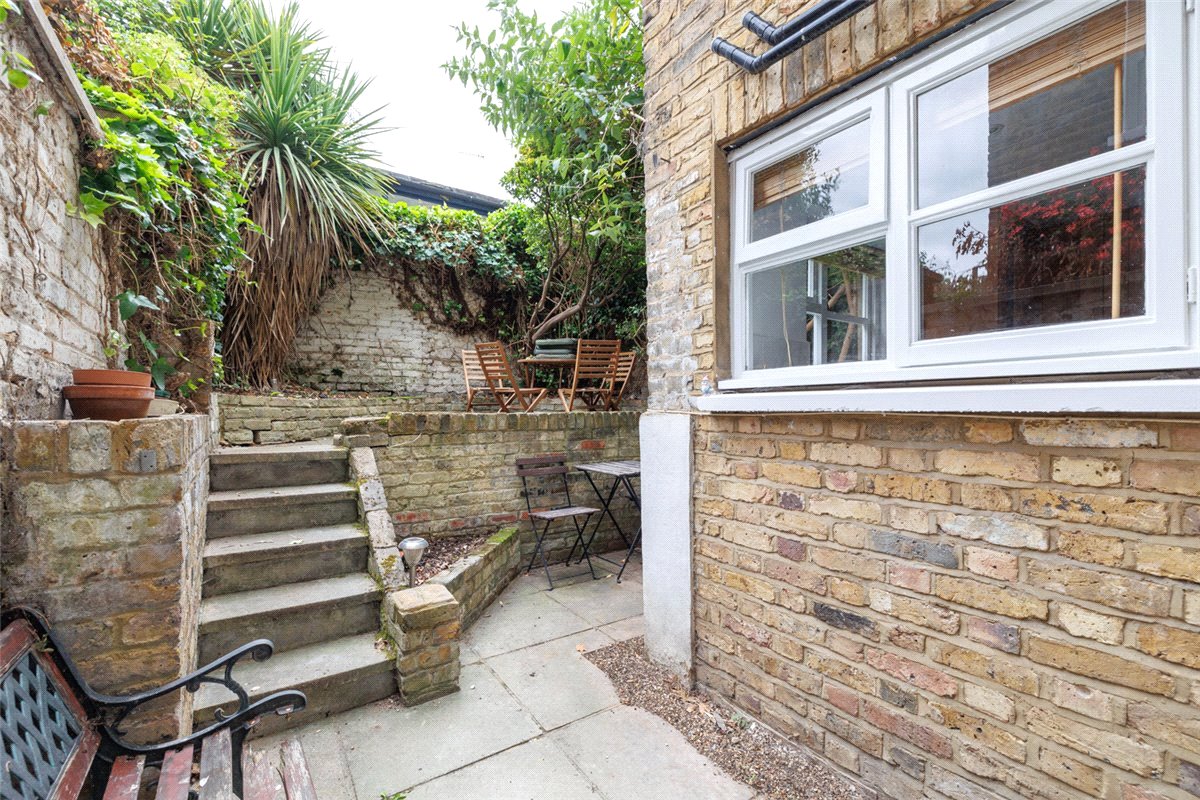 2 bedroom flat, Reporton Road, London SW6 - Sold
