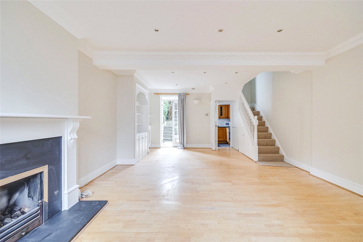 2 bedroom flat, Reporton Road, London SW6 - Sold