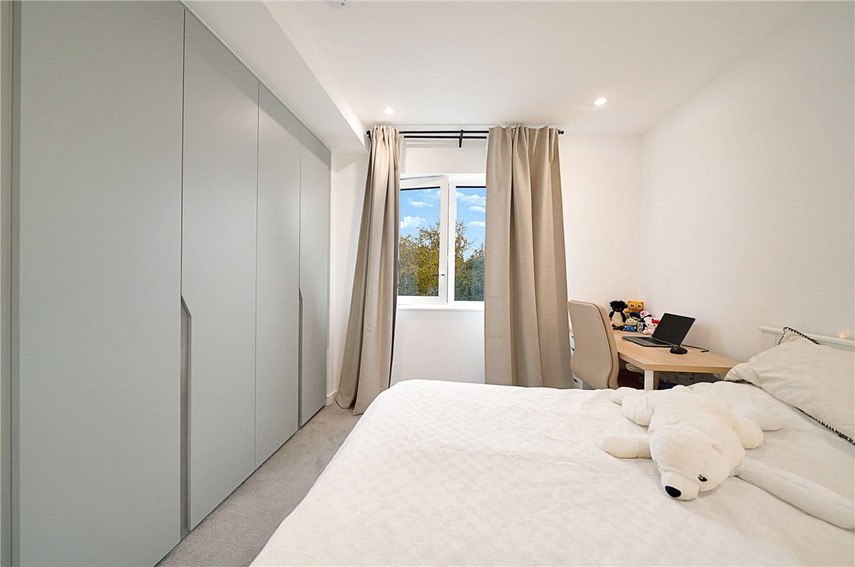 2 bedroom flat, Tierney Lane, London W6 - Available