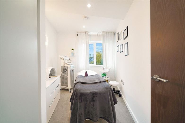 2 bedroom flat, Tierney Lane, London W6 - Available