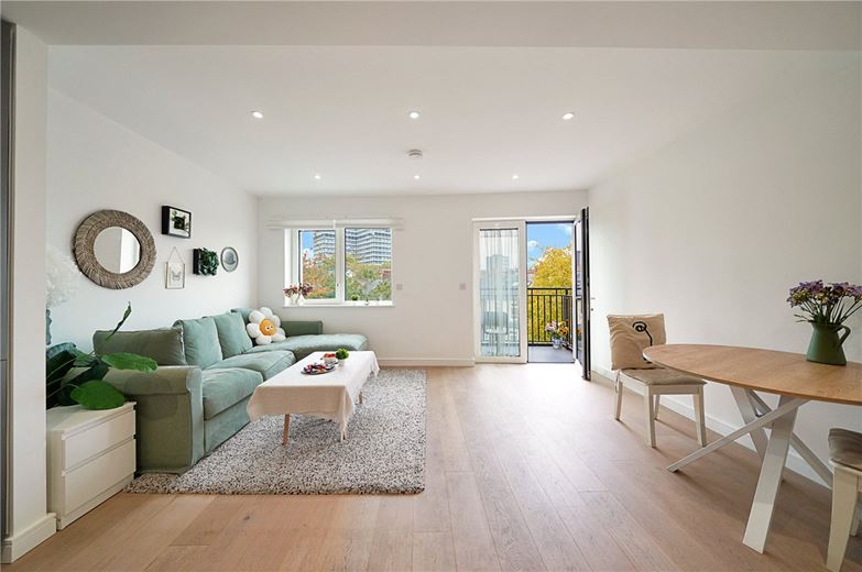 2 bedroom flat, Tierney Lane, London W6 - Available