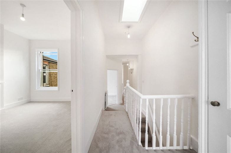 2 bedroom flat, Edenvale Street, London SW6 - Available