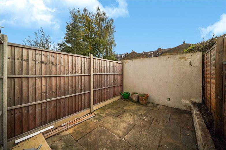 2 bedroom flat, Edenvale Street, London SW6 - Available