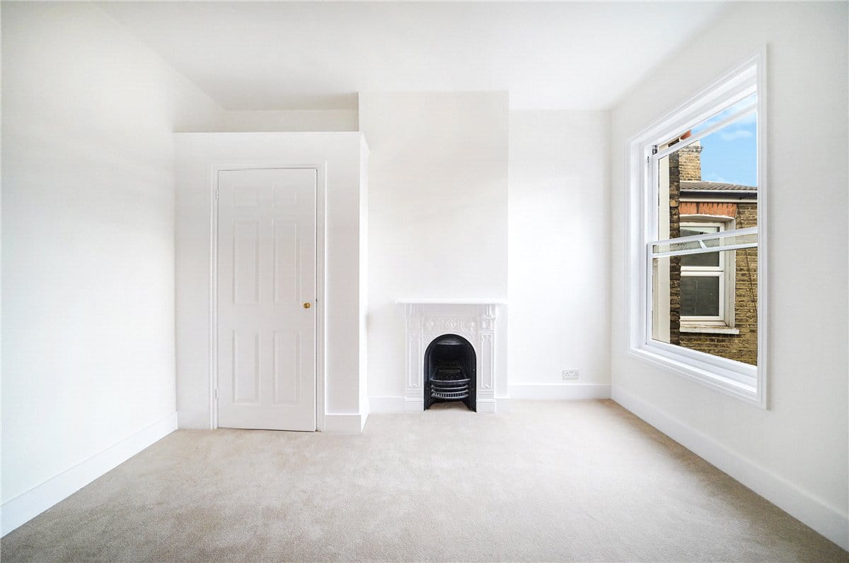 2 bedroom flat, Edenvale Street, London SW6 - Available