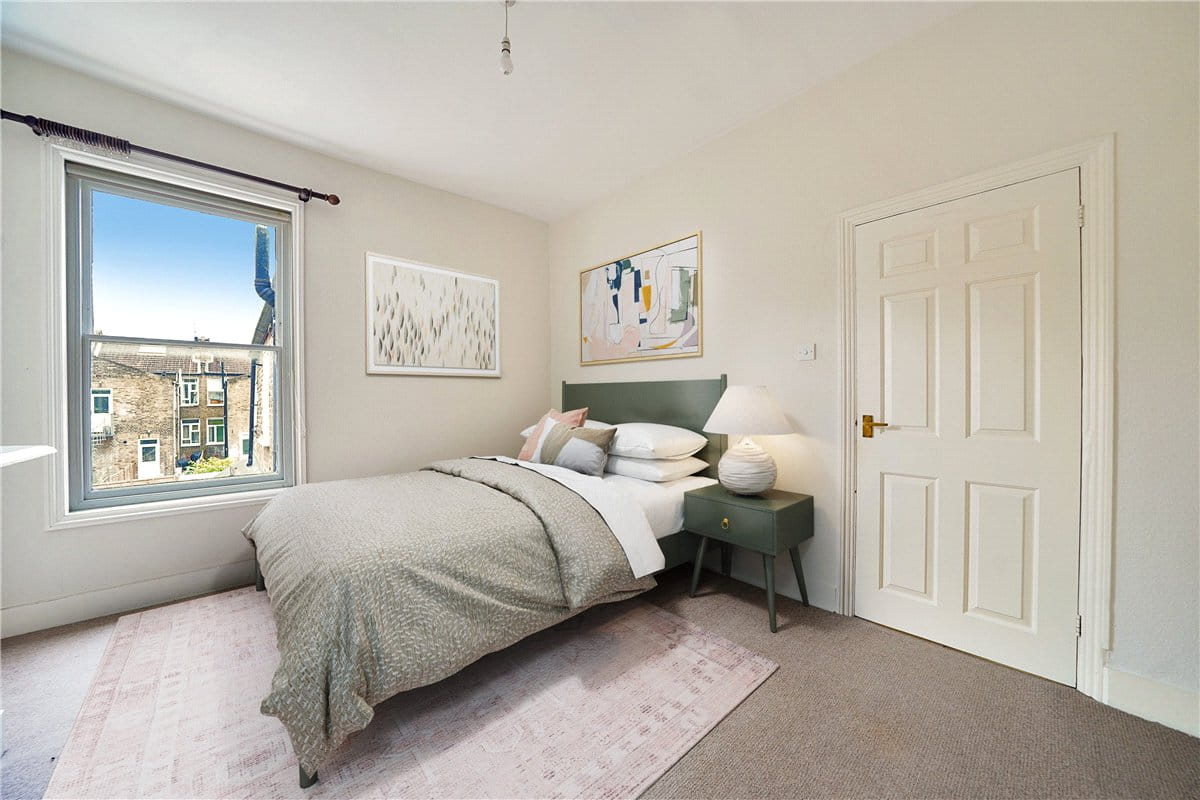 2 bedroom flat, Edenvale Street, London SW6 - Available