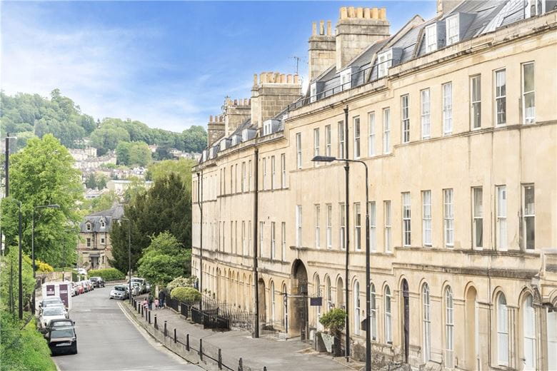 2 bedroom flat, Henrietta Street, Bath BA2 - Available