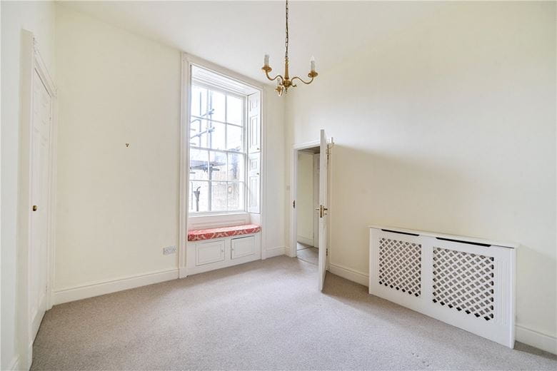 2 bedroom flat, Henrietta Street, Bath BA2 - Available