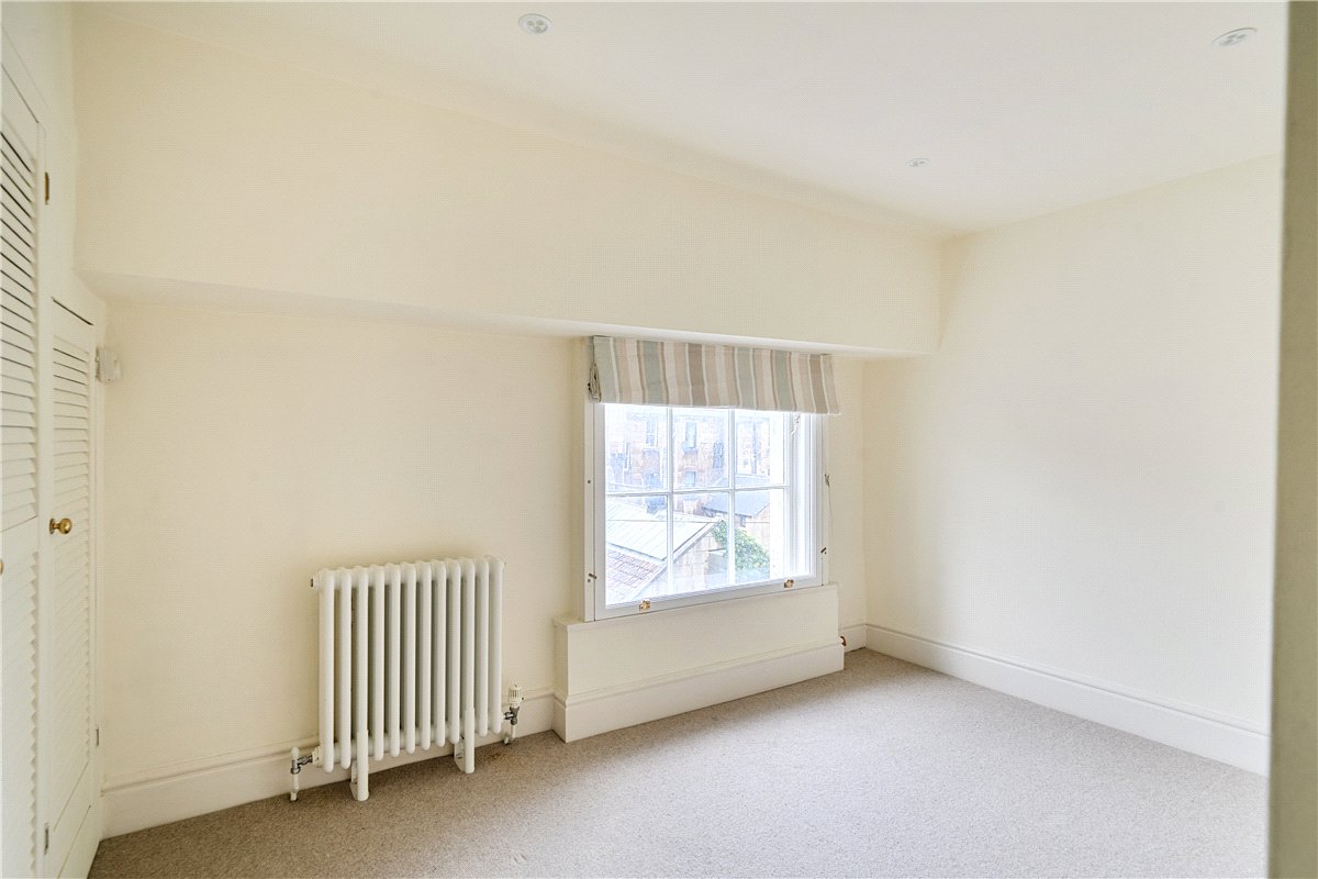 2 bedroom flat, Henrietta Street, Bath BA2 - Available