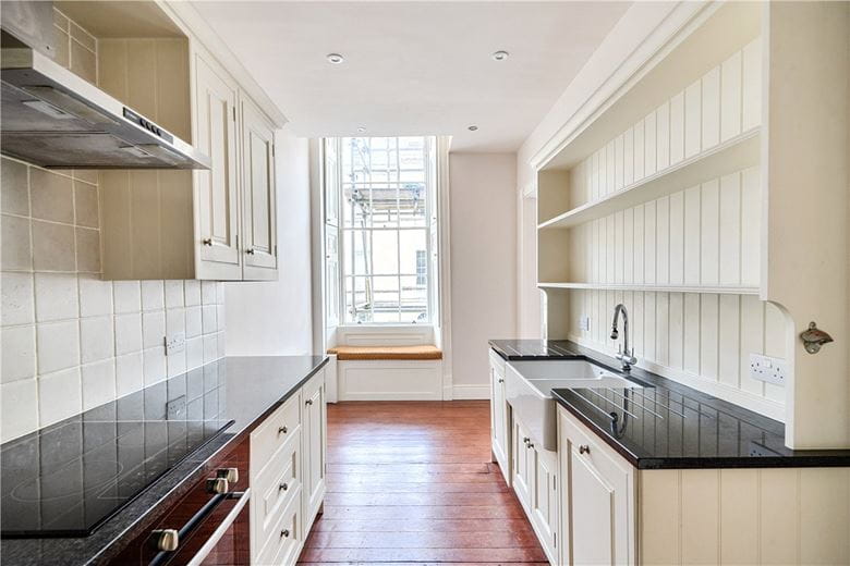 2 bedroom flat, Henrietta Street, Bath BA2 - Available