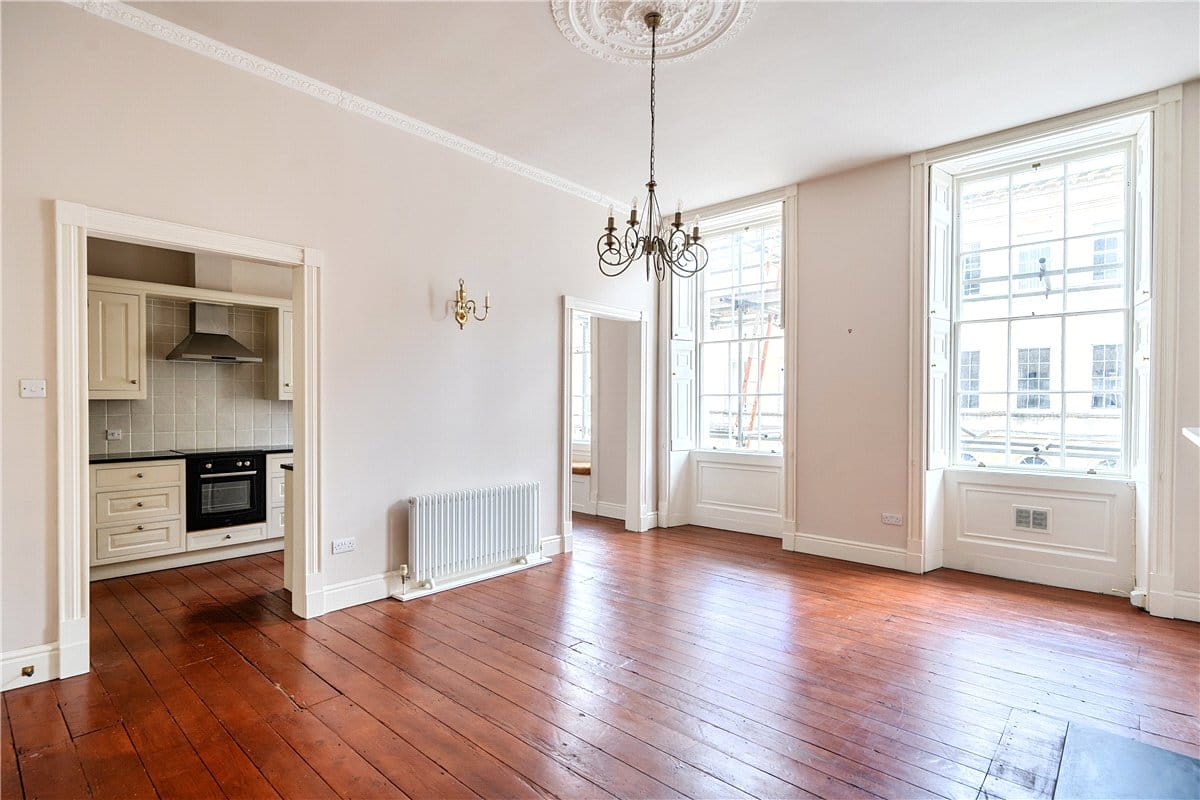 2 bedroom flat, Henrietta Street, Bath BA2 - Available