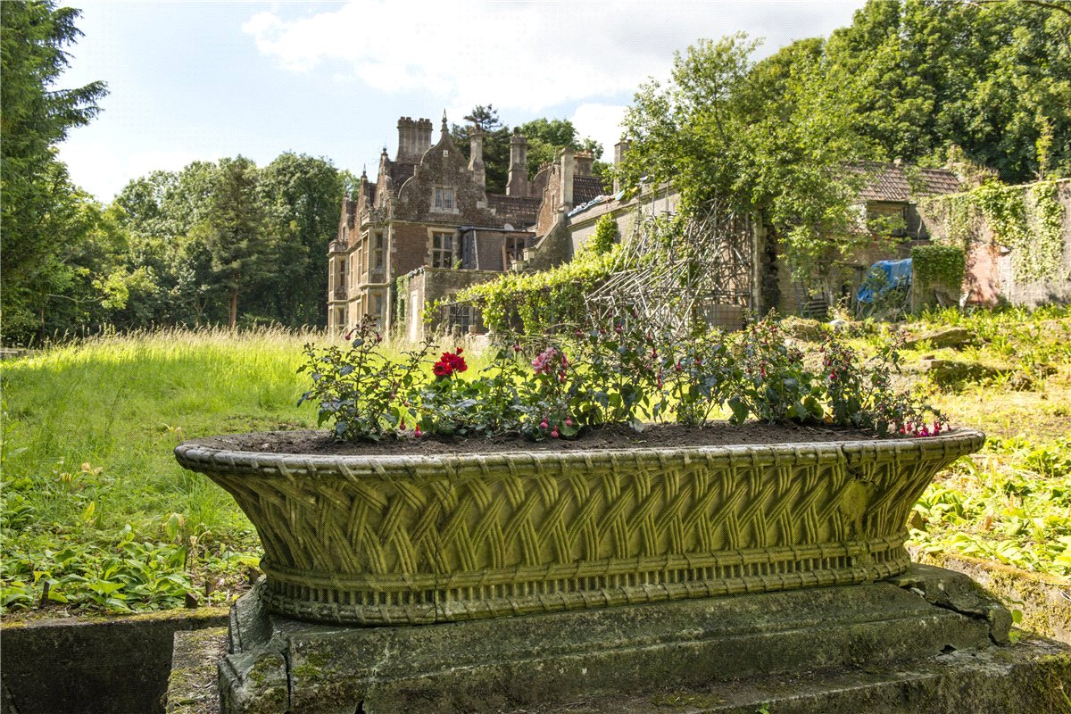 19 bedroom house, Bowden Hill, Lacock SN15 - Available