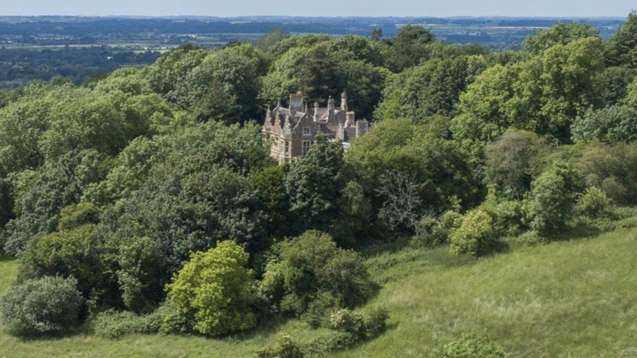 19 bedroom house, Bowden Hill, Lacock SN15 - Available