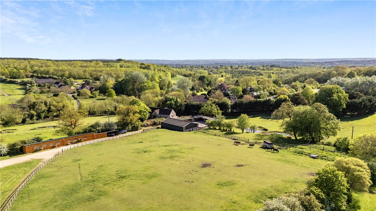 25.6 acres House, Siston, Bristol BS16 - Available