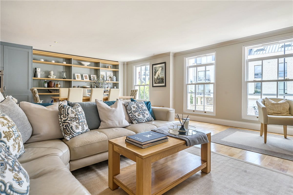 2 bedroom flat, Victoria Bridge Road, Bath BA1 - Sold STC