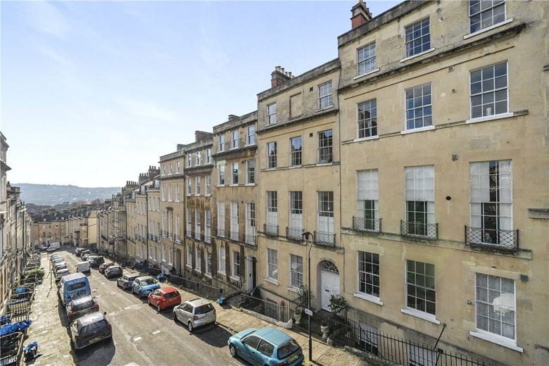 1 bedroom flat, Park Street, Bath BA1 - Available