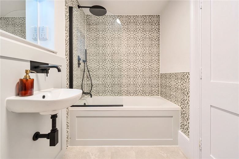 1 bedroom flat, Oxford Row, Bath BA1 - Sold STC