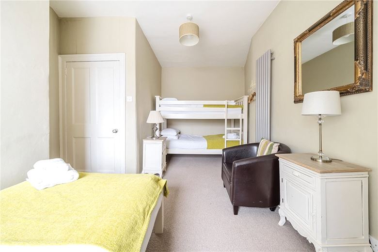 4 bedroom maisonette, Broad Street, Bath BA1 - Available