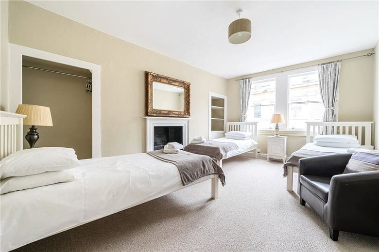 4 bedroom maisonette, Broad Street, Bath BA1 - Available