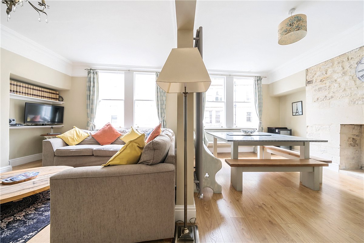 4 bedroom maisonette, Broad Street, Bath BA1 - Available