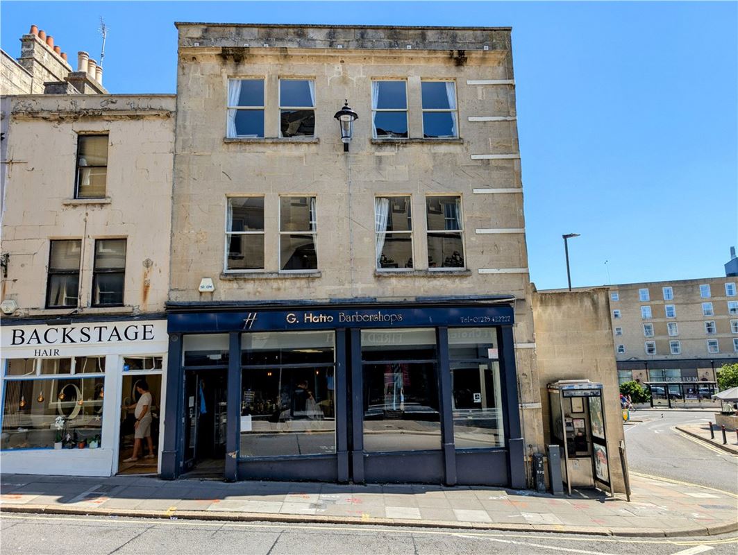 4 bedroom maisonette, Broad Street, Bath BA1 - Available
