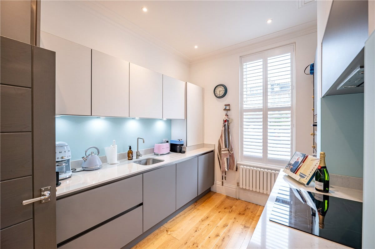 2 bedroom flat, Upper Oldfield Park, Bath BA2 - Sold